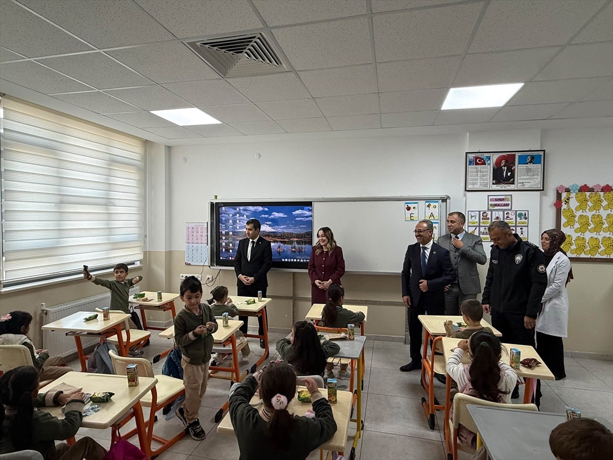 Ağın Kaymakamı Tuğçe Yılmaz, Hüseyin Taşbaşı İlkokulu'nda öğrencilerle buluştu