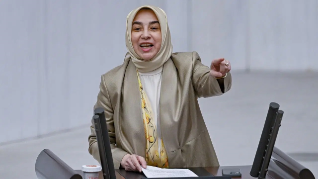 AK Partili Özlem Zengin: Fon krizi listesinin tamamının açıklanmasını istiyorum