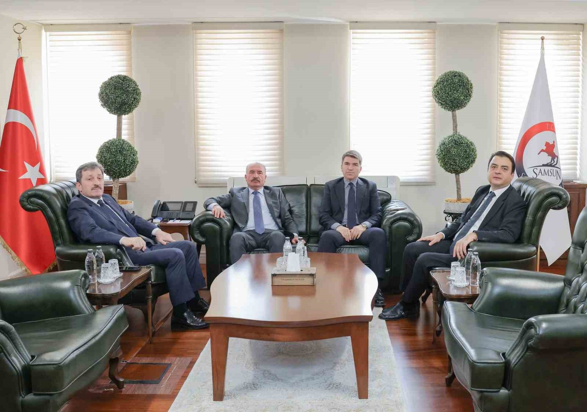 Amasya, Tokat ve Çorum valileri Samsun'da bölgesel iş birliğini görüştü
