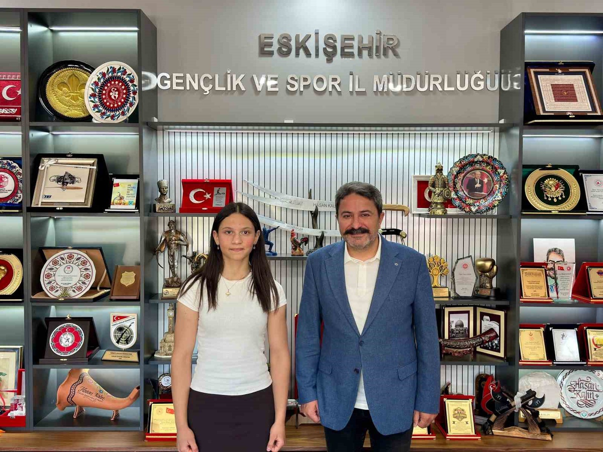 Bilek güreşinde derece yapan Eskişehirli öğrenci Şampiyonlar Kampı'na katılacak