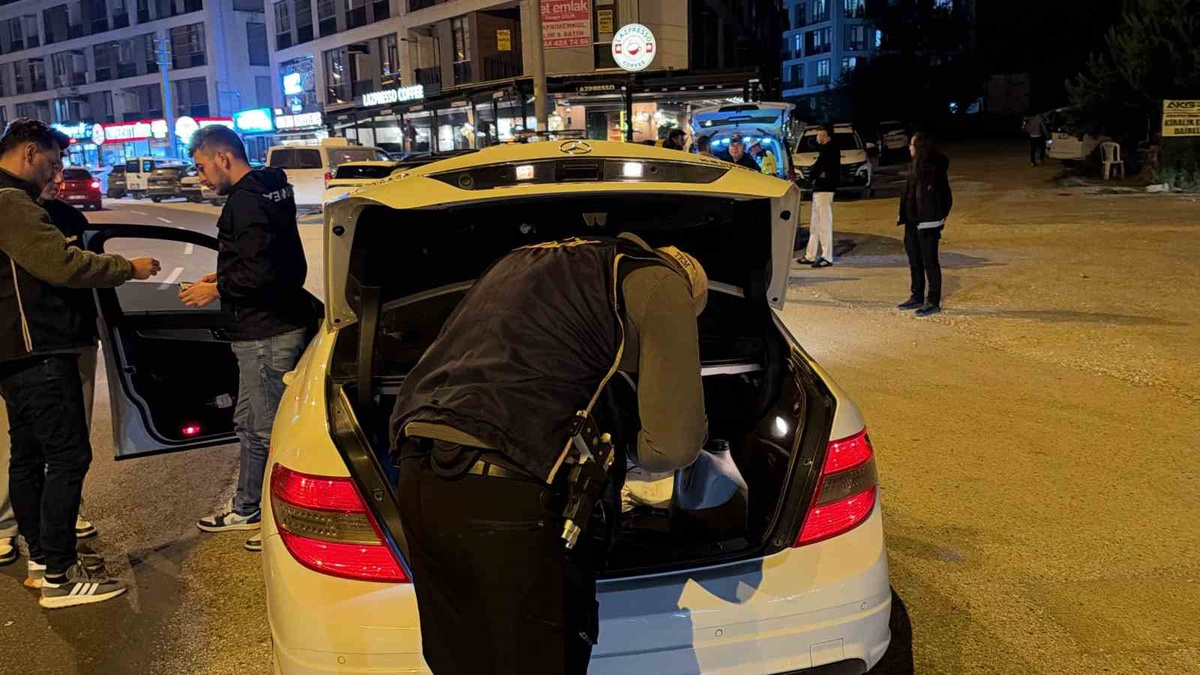 Düzce'de polis, üniversite bölgesinde denetimlerini yoğunlaştırdı
