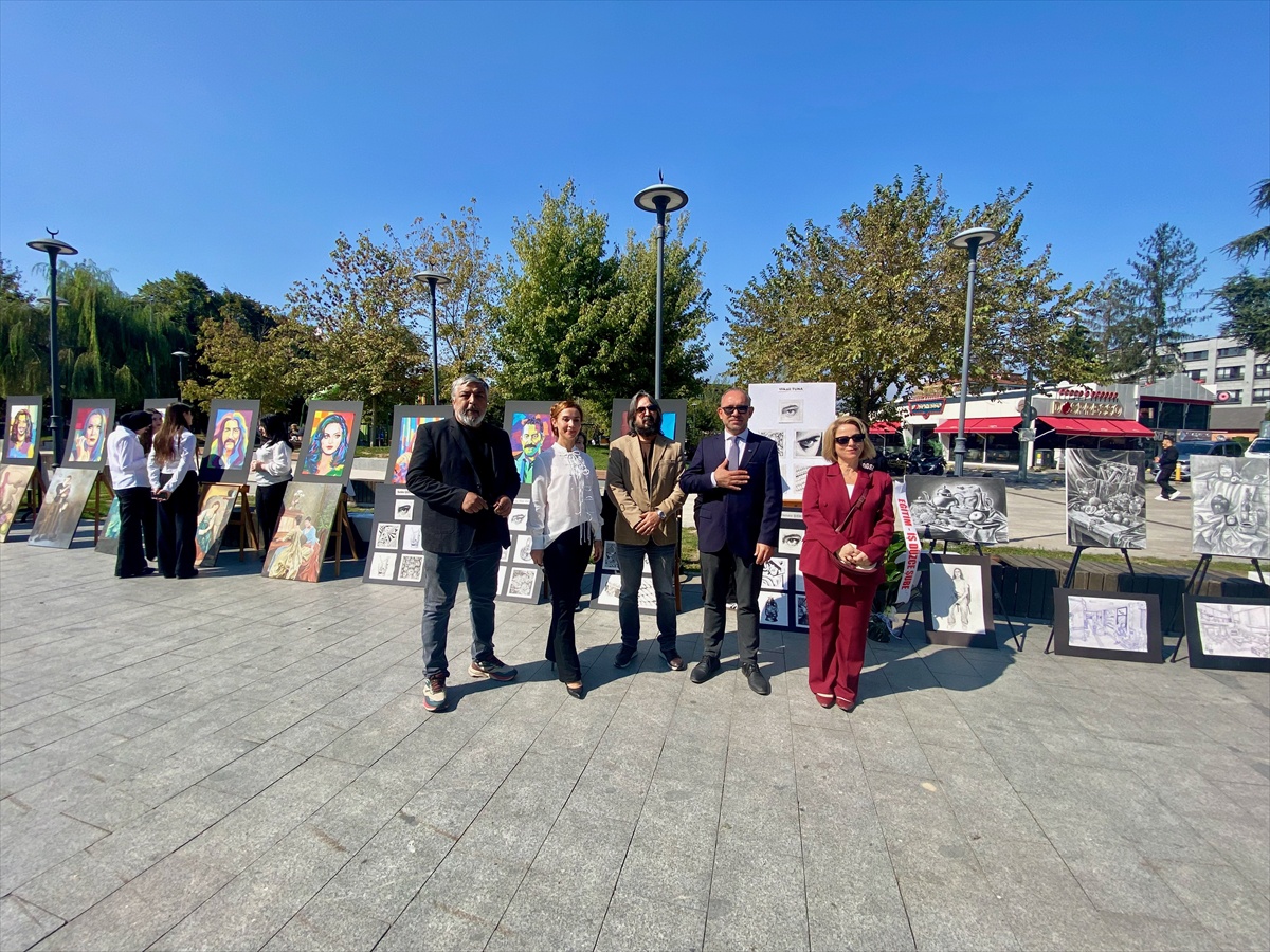 Düzce Güzel Sanatlar Lisesi öğrencilerinin 113 eseri Millet Bahçesi'nde sergilendi