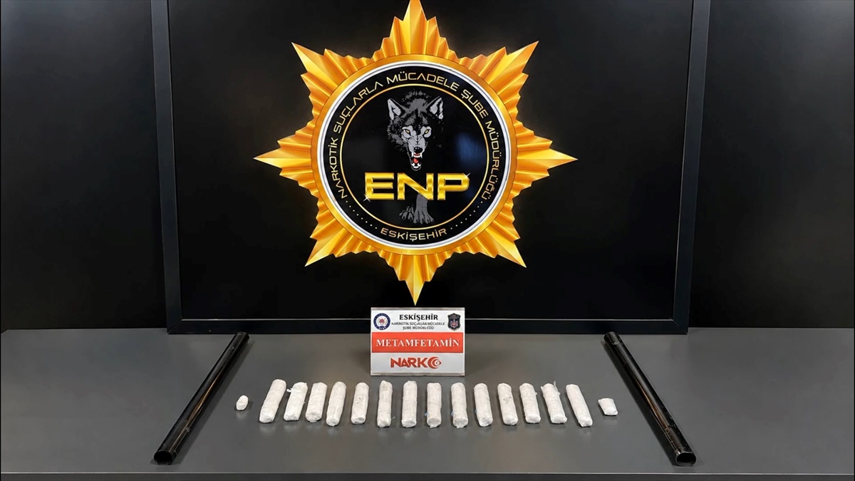 Eskişehir'de valiz sapına gizlenmiş 1 kilo 126 gram sentetik uyuşturucu ele geçirildi