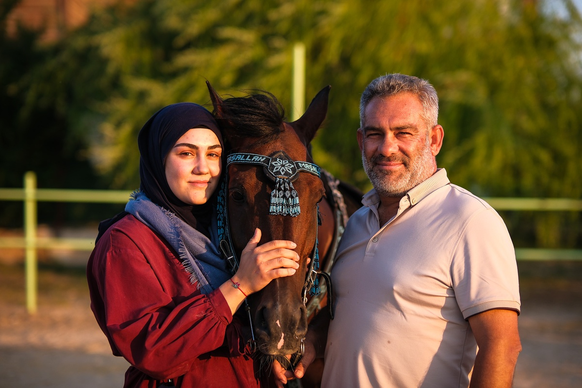 Hayvanlardan çok korkuyordu, şimdi binicilik eğitmeni! Gaziantep'te baba-kızın at tutkusu