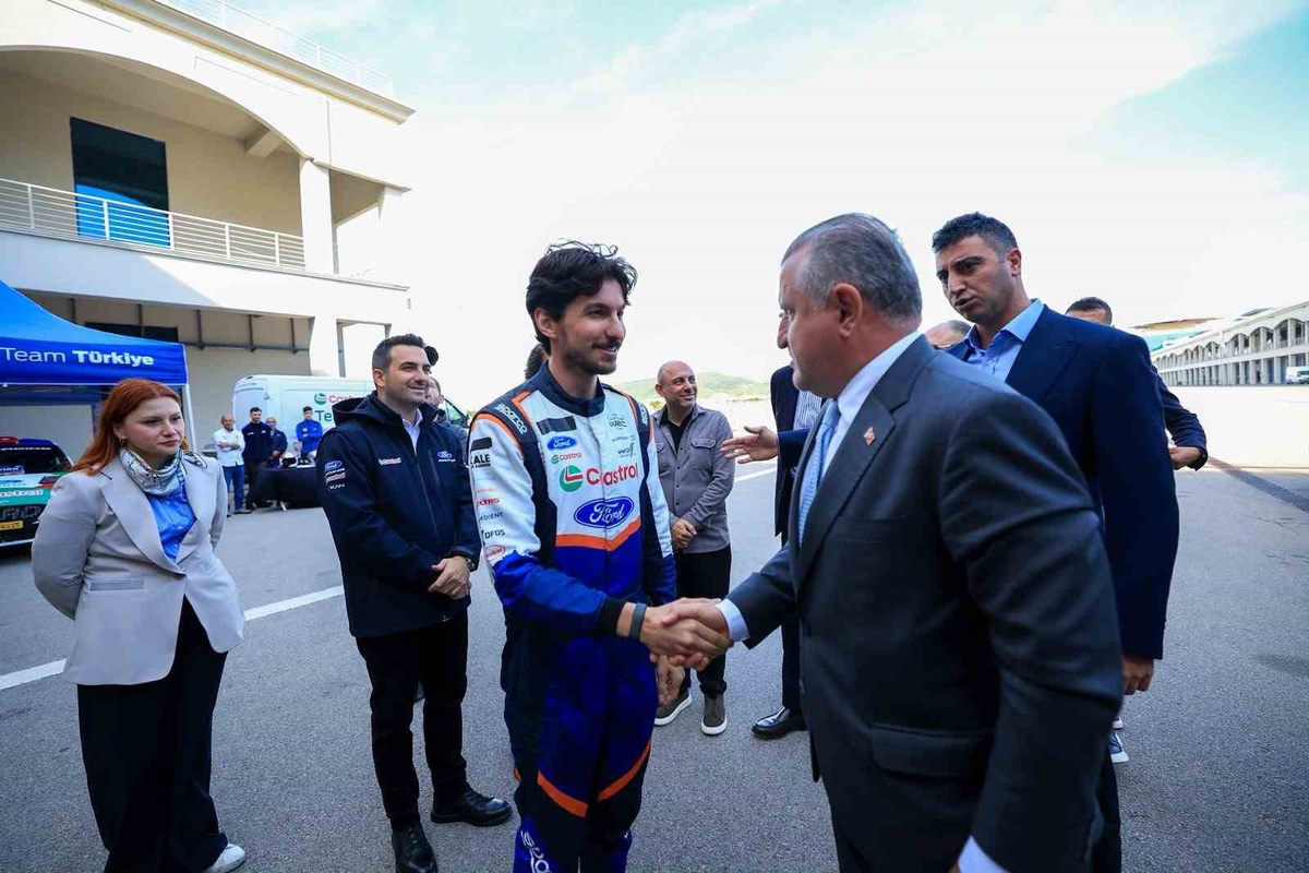 Gençlik ve Spor Bakanı Bak, 2027 F1 öncesi İstanbul Park'ta modernizasyonu inceledi