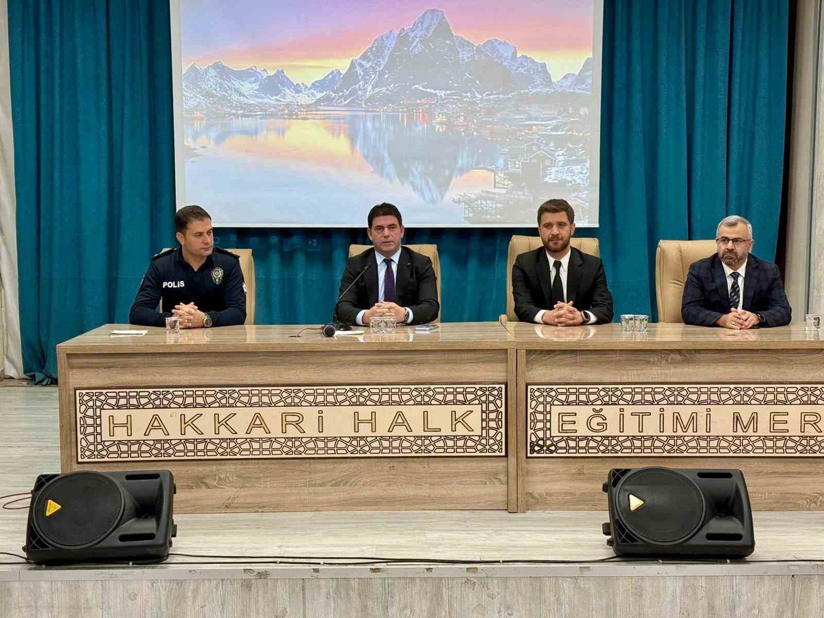 Hakkari'de okul güvenliği için 230 bahçe görevlisi ve 389 temizlik personeli eğitildi