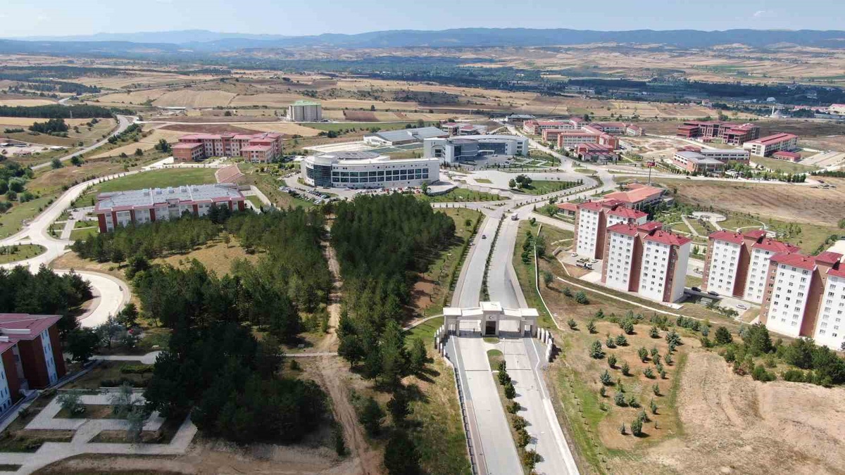 ISIF'26'da Kastamonu Üniversitesi iki buluşuyla gümüş ve bronz madalya kazandı