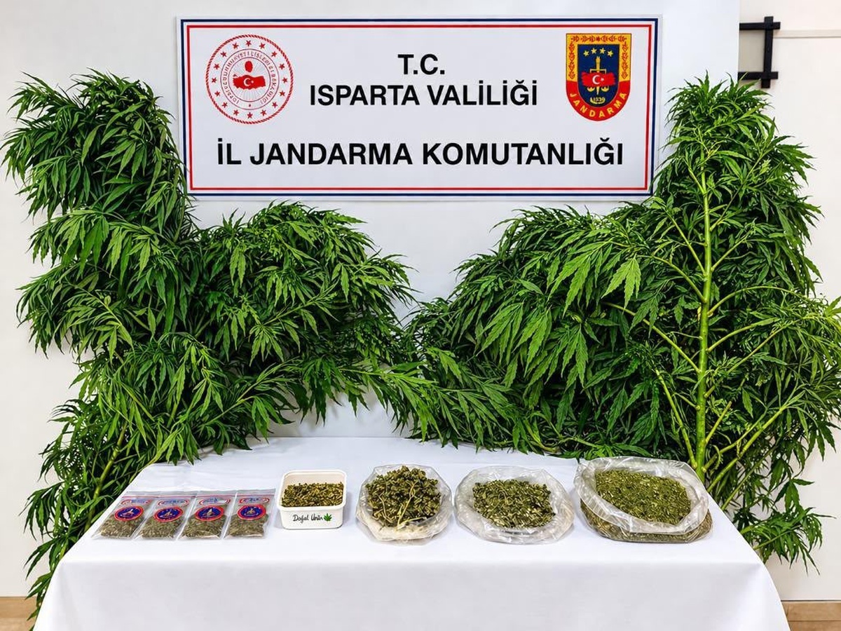 Isparta'da jandarma son bir ayda 62 şüpheliyi uyuşturucudan yakaladı; 5 tutuklandı