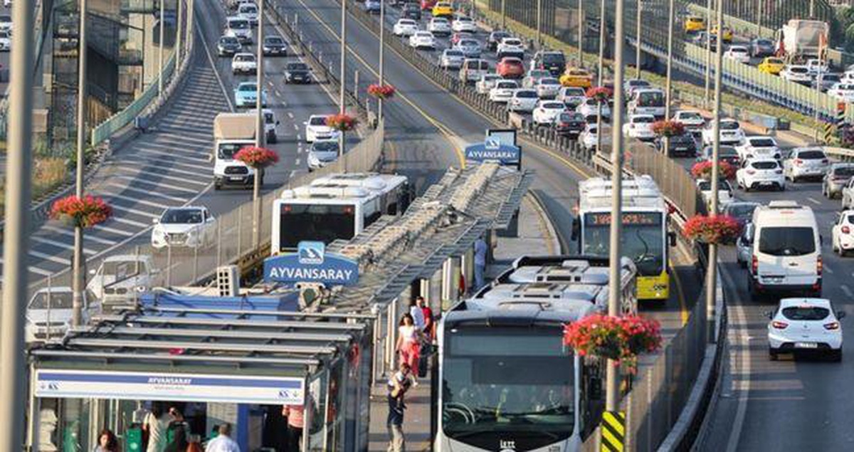 İstanbul'da trafik var mı? SON DAKİKA! 8 Ekim hangi ilçelerde trafik var, hangi yollar kapalı?