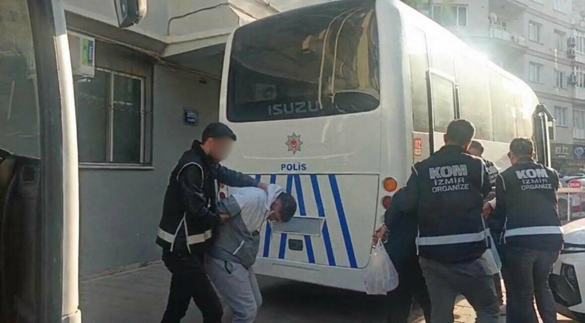 İzmir'de Sercan Sayal liderliğindeki suç örgütü operasyonunda 4 şüpheli tutuklandı