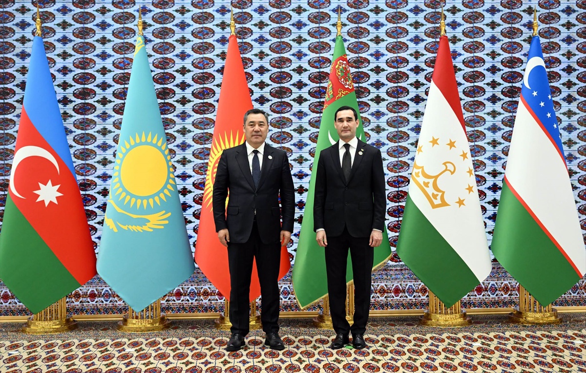 Kırgızistan Cumhurbaşkanı Caparov birleşik e-ticaret platformu önerdi