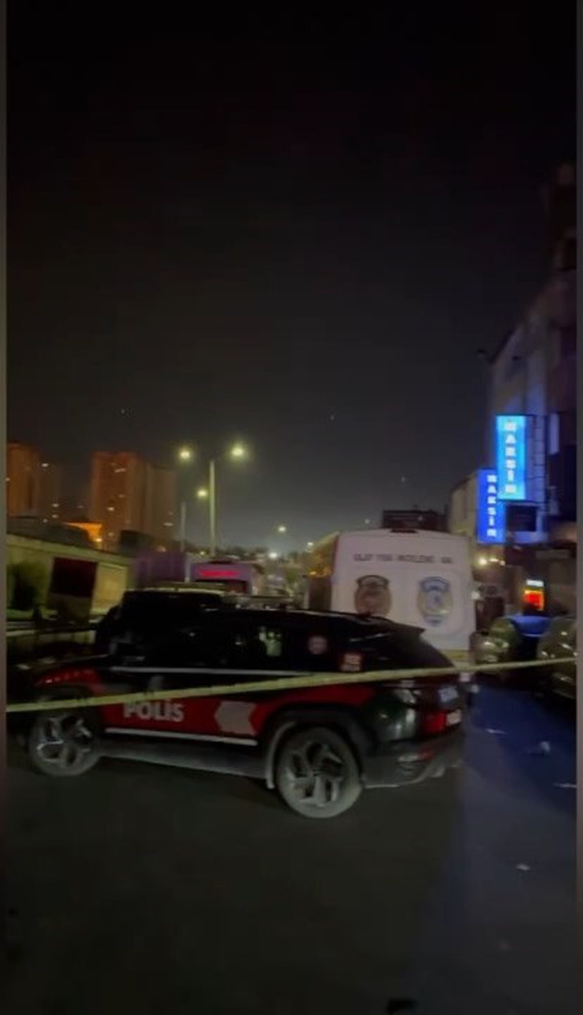 Küçükçekmece'de müzikholde çatışmada polis memuru ve şüpheli öldü, 2 kişi yaralandı