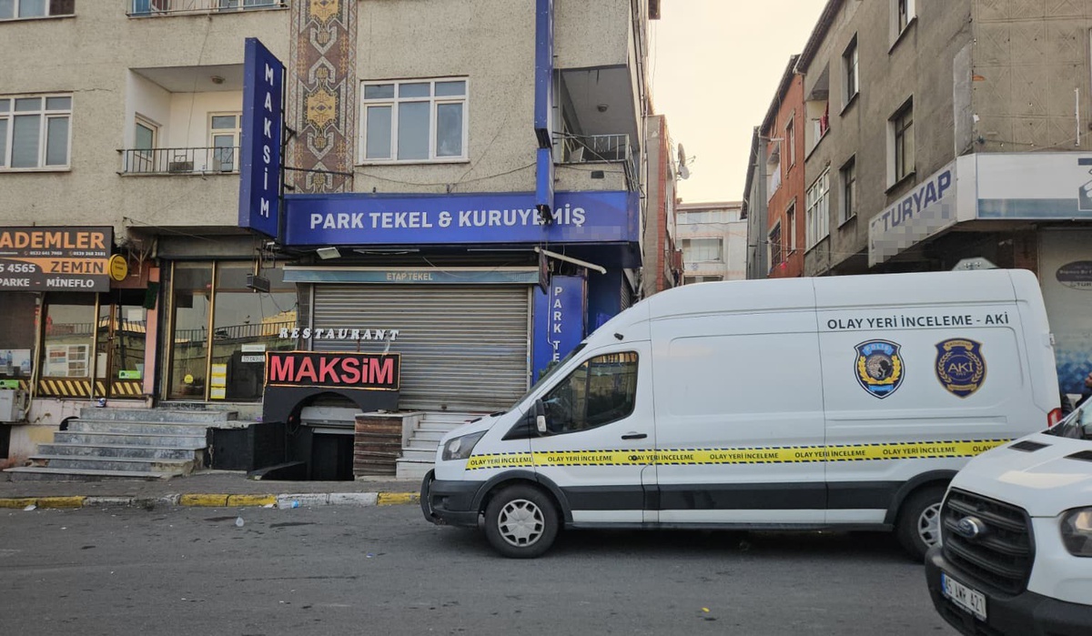 Küçükçekmece'de müzikholde silahlı çatışma! Polis memuru ve 1 kişi hayatını kaybetti