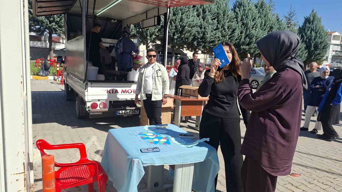 Kütahya Hisarcık'ta anne ve bebek sağlığı için bilgilendirme standı kuruldu