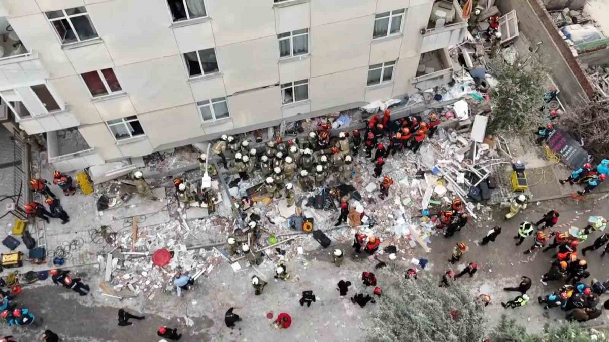 Maltepe'deki çöken bina soruşturmasında 1 başsavcı vekili ile 2 savcı görevlendirildi