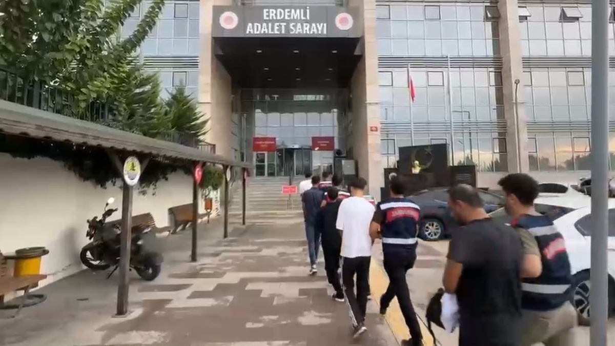 Mersin ve Şanlıurfa'da yasa dışı bahis operasyonunda 6 şüpheli tutuklandı