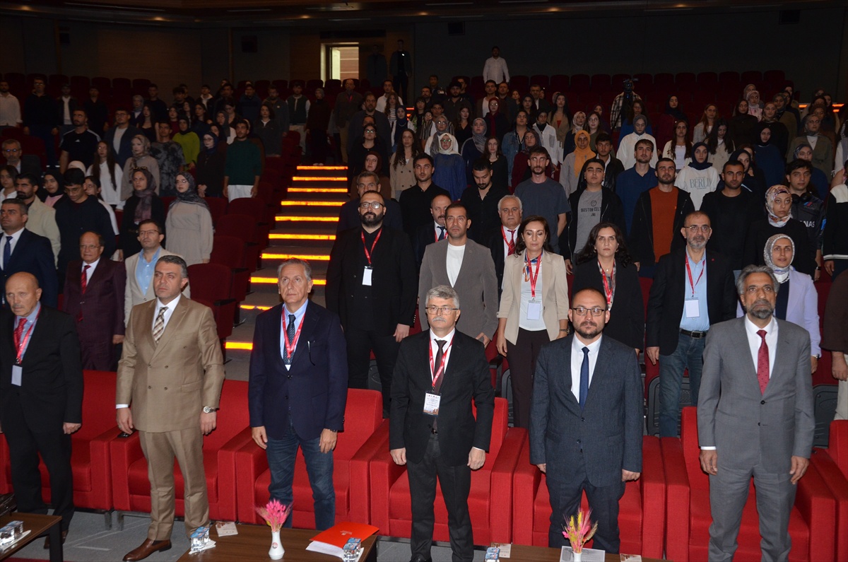 Muş Alparslan Üniversitesi'nin ev sahipliğinde beylikler sempozyumu başladı