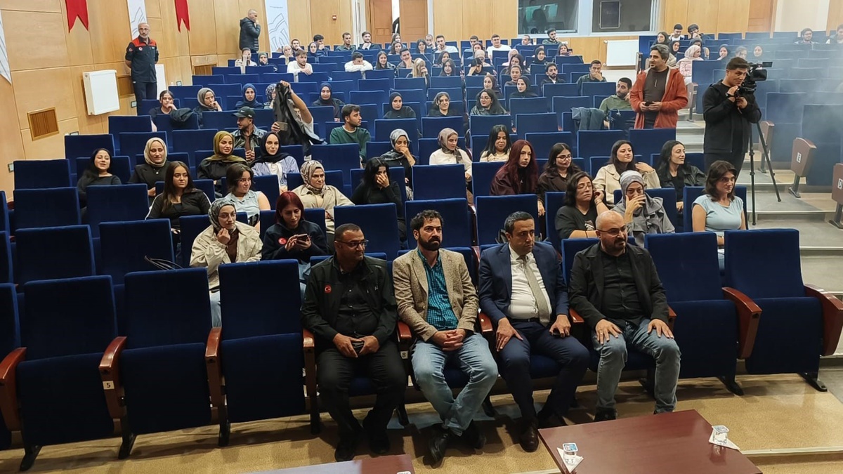 Muş'ta öğrenciler AFAD etkinliğinde deprem sonrası doğru davranışı öğrendi