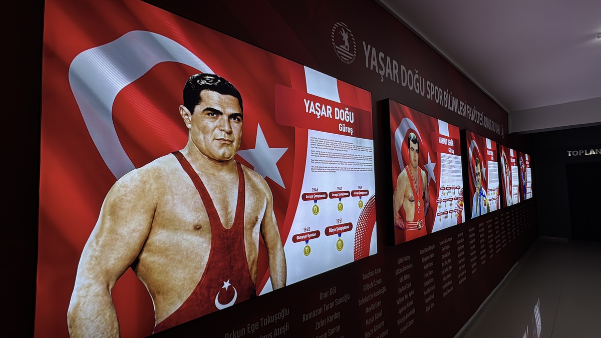 OMÜ Yaşar Doğu Spor Bilimleri Fakültesi'nde milli sporcular için 'Onur Duvarı' açıldı