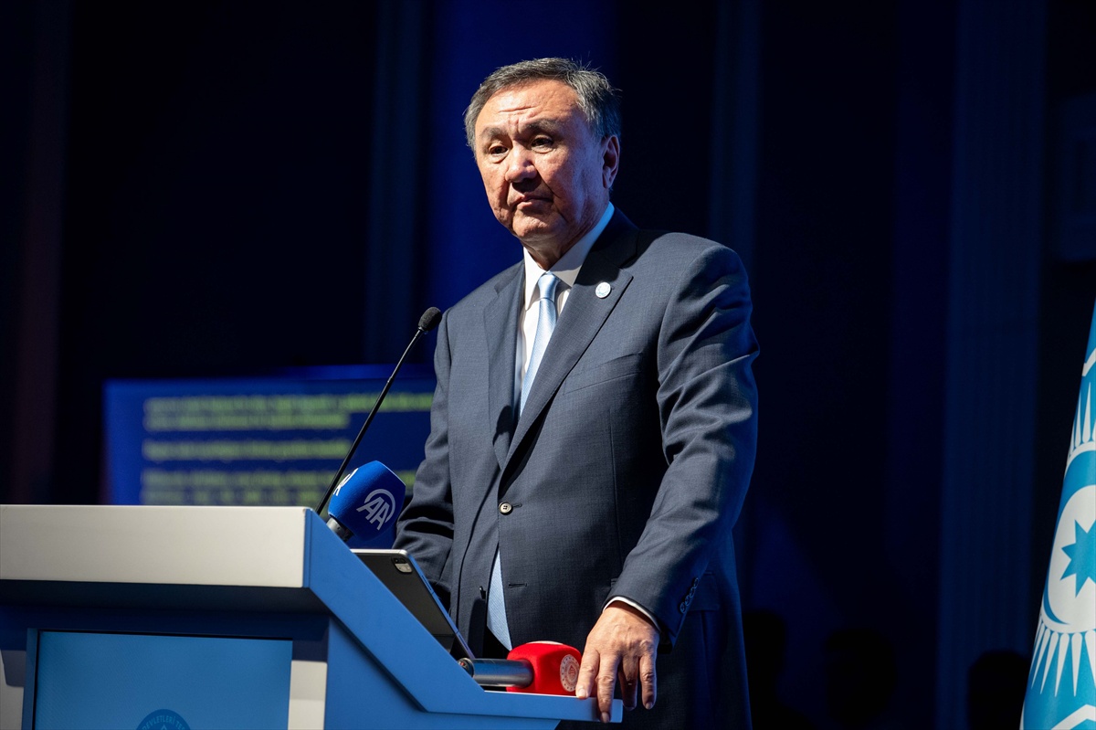 TDT'nin İstanbul'da düzenlediği resepsiyonda Ömüraliyev'e Onur Nişanı takdim edildi