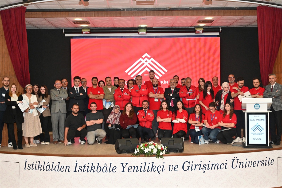 TEKNOFEST Güneydoğu'da Türkiye birinciliği kazanan ÇAKÜ takım üyeleri ödüllendirildi