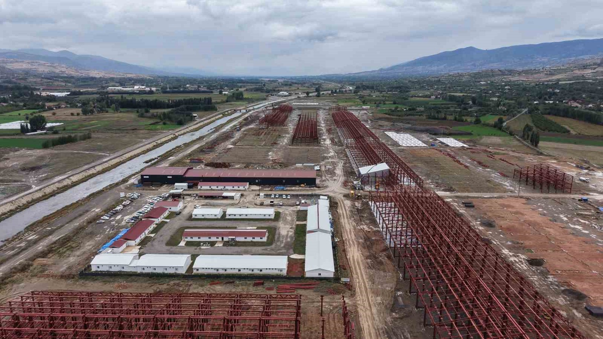 Tokat'ta 595 iş yerli yeşil sanayi sitesinde betonarme işleri yüzde 90'a ulaştı