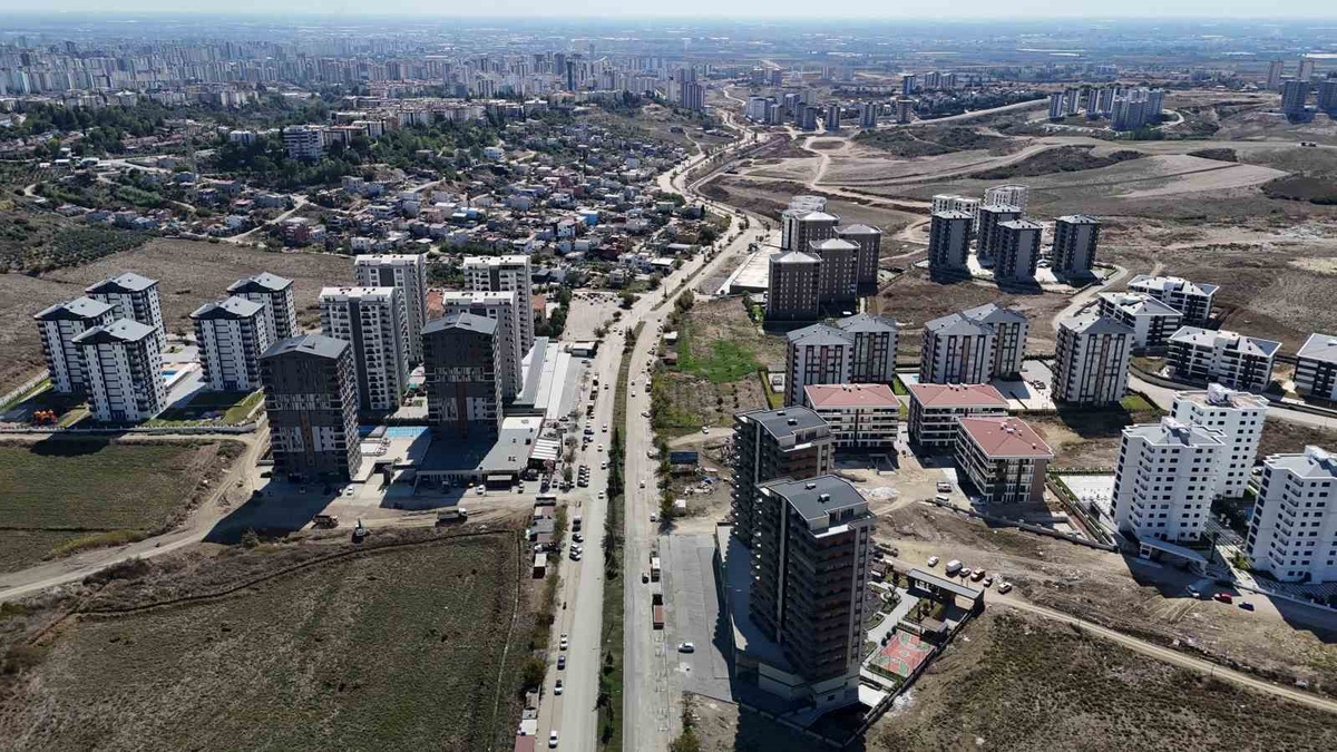 Adana'da TOKİ deprem konutlarıyla yerleşim kuzeye kaydı, kiralar 10 bin liraya düştü