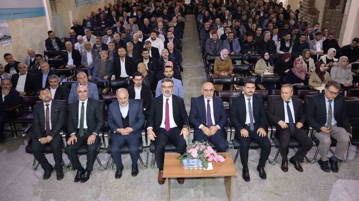 Afyonkarahisar'da Camiler ve Din Görevlileri Haftası programında plaket verildi