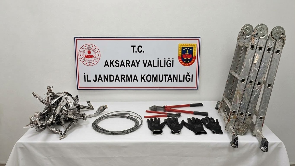 Aksaray Yenikent'te kablo hırsızlığı yapan 2 şüpheli JASAT operasyonuyla tutuklandı