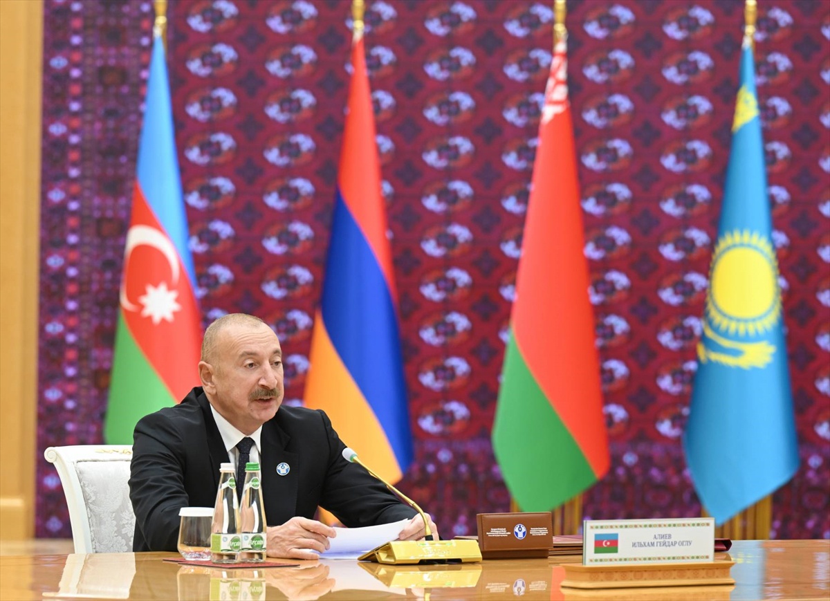 Aliyev, Azerbaycan transitinin 2026 ilk yarısında 8 milyon tona ulaştığını açıkladı