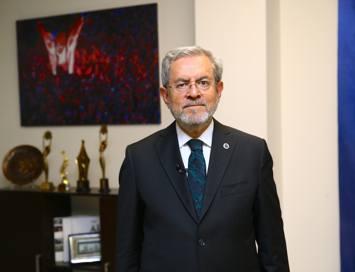 Ankara Üniversitesi Rektörü Ünüvar, Türkiye ve Azerbaycan'ın birbirinin yanında olmayı sürdüreceğini söyledi