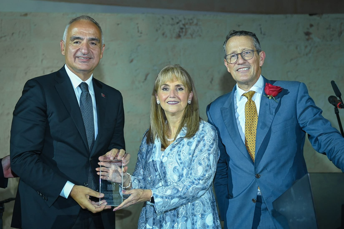 Bakan Ersoy, Malta'da WTTC Global Champion ödülünün Türkiye'ye verildiğini açıkladı