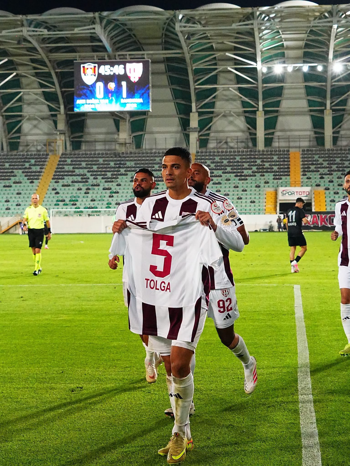 Bandırmaspor, Van Spor FK'yı 2-0 yendi; Tolga Kalender'i unutmadı