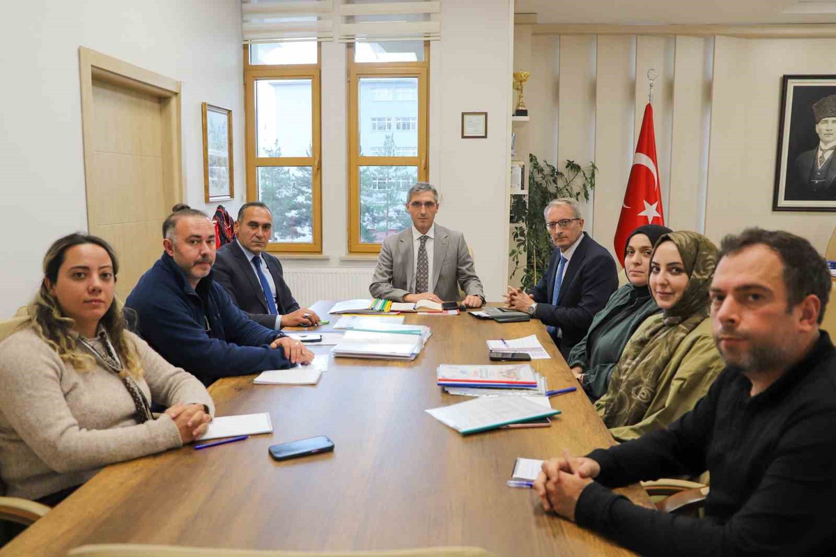 Bayburt'ta eğitim projeleri ARGE toplantısında masaya yatırıldı