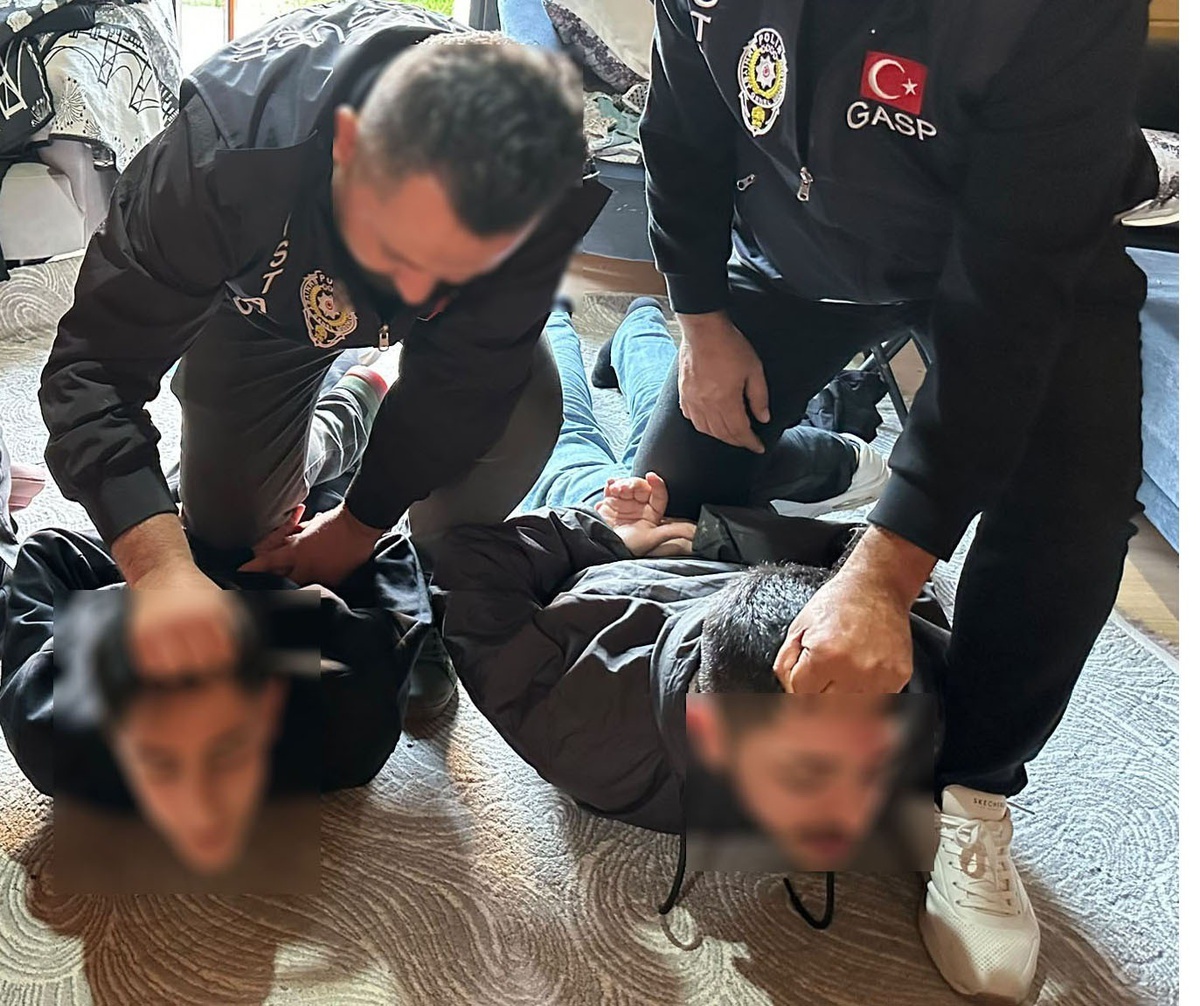 Bayrampaşa'da 7 kilogram altın ve 35 bin euro çalan 12 şüpheli adliyeye sevk edildi