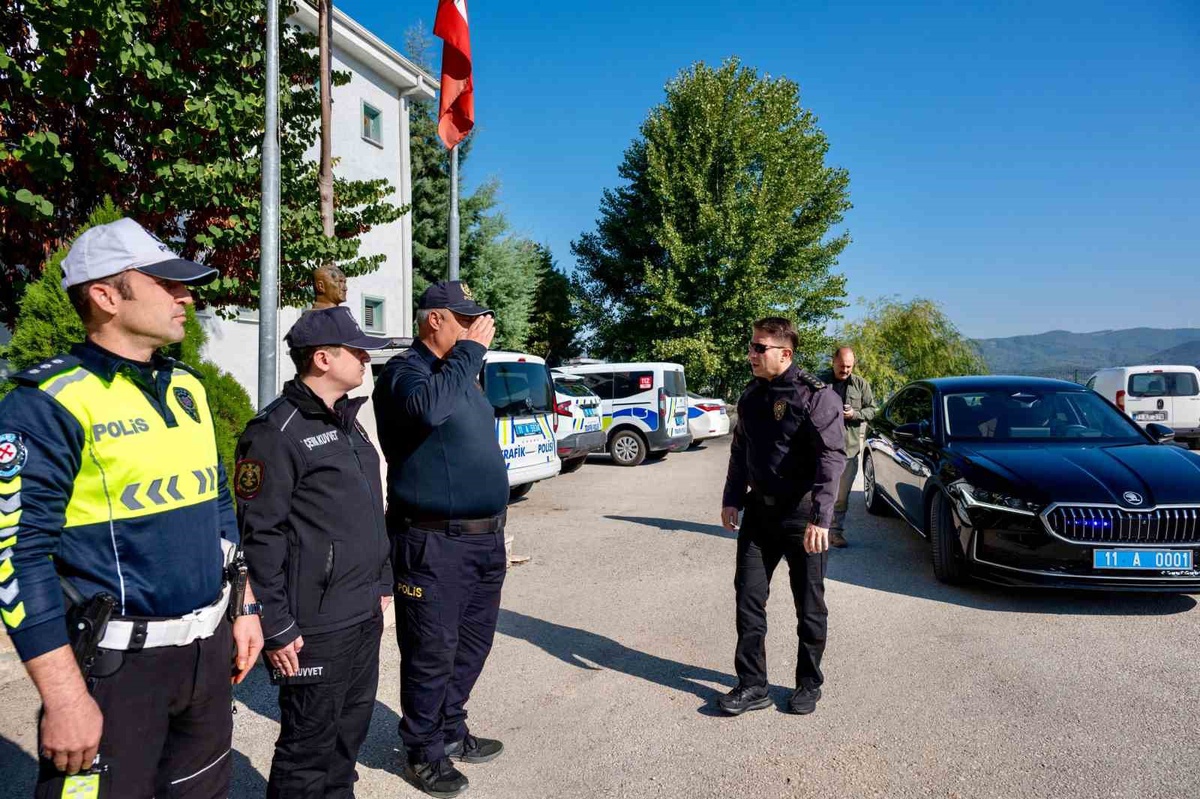 Bilecik İl Emniyet Müdürü Çağlar, trafik ve çevik kuvvet şubelerinde inceleme yaptı