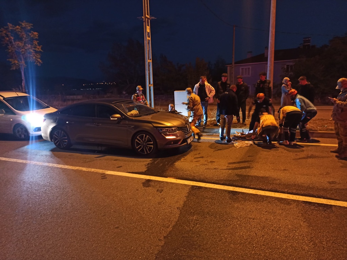 Bingöl'de iki ayrı trafik kazasında 4 kişi yaralandı