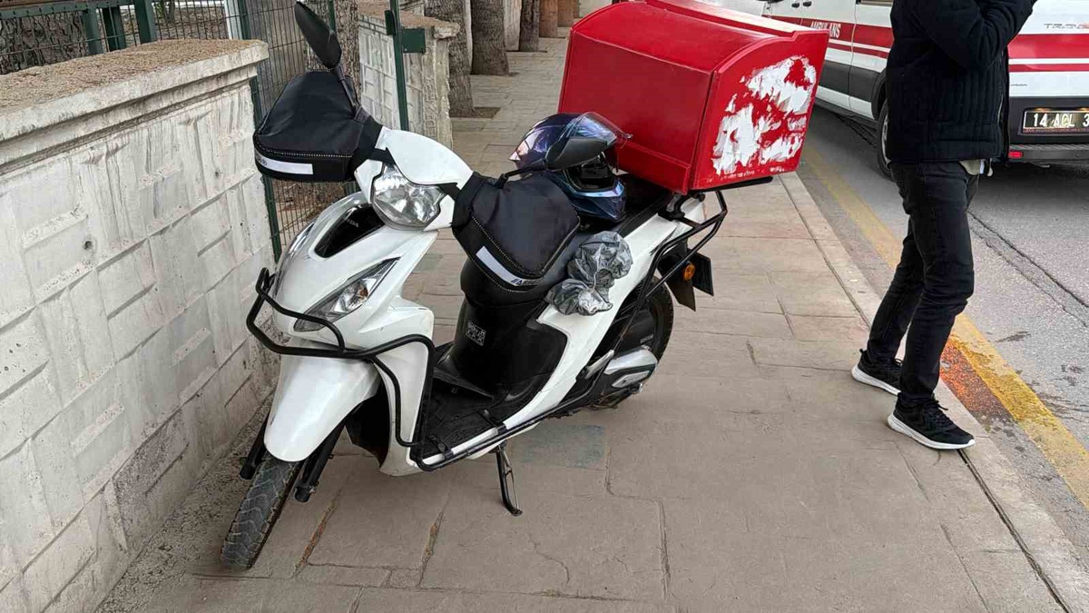 Bolu'da motosiklet ile otomobil çarpıştı, sürücü yaralanarak hastaneye kaldırıldı