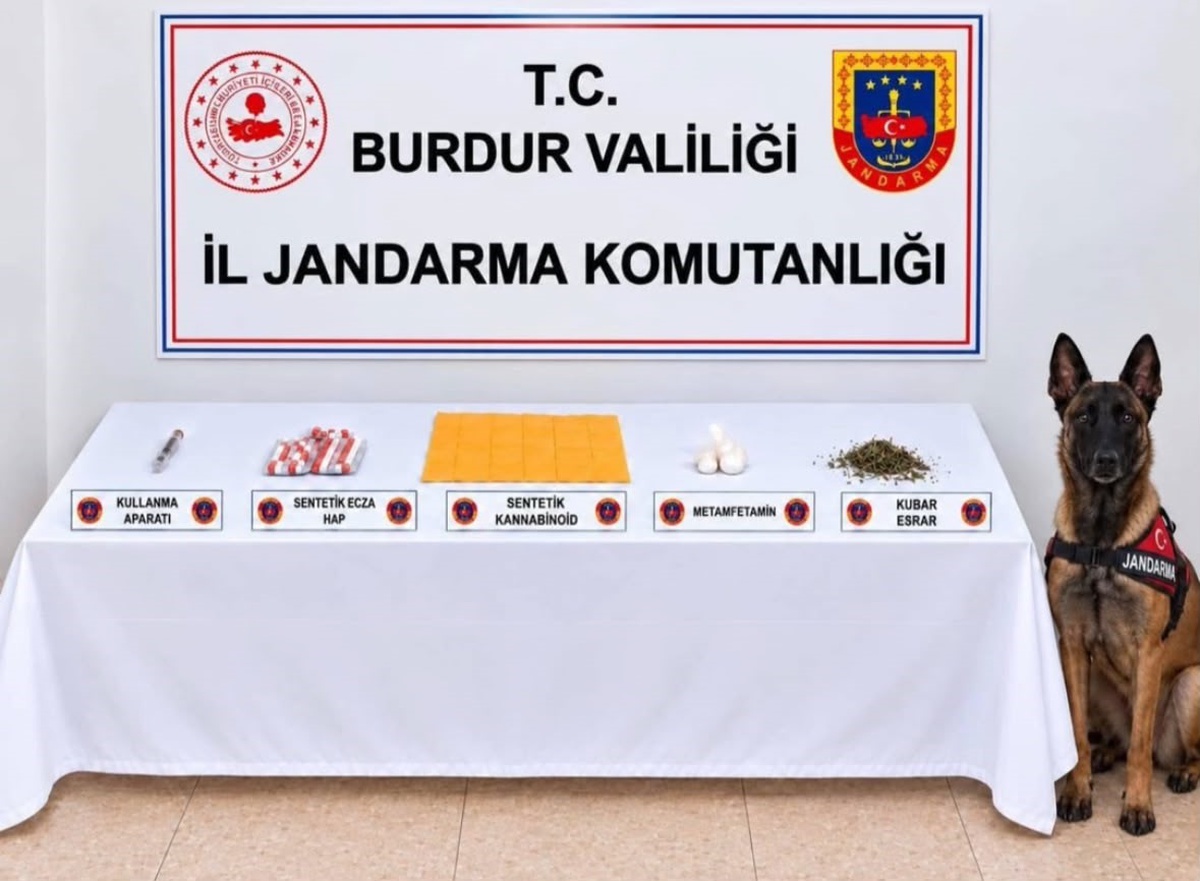 Burdur Ağlasun'da 6 bin 600 kullanımlık bonzai ele geçirildi, 3 şüpheli tutuklandı