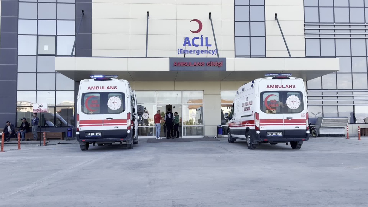 Burdur'da KYK yurdundaki rahatsızlanma sonrası 52 kişi hastaneye başvurdu