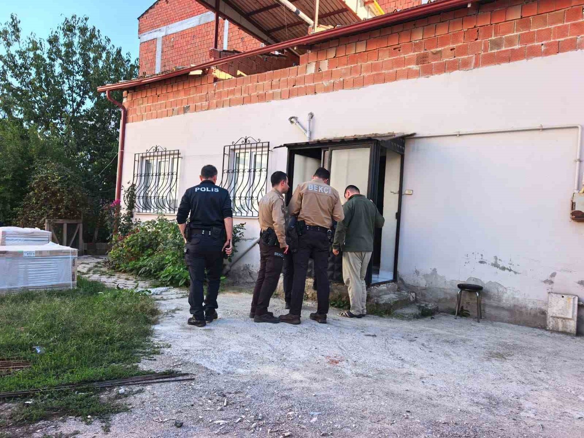 Bursa İnegöl'de evinde hareketsiz bulunan 63 yaşındaki adam hayatını kaybetti