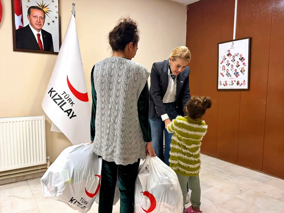 Edirne'de eğitim toplantısı yapıldı, Lalapaşa'da dayanışma gecesine davet edildi