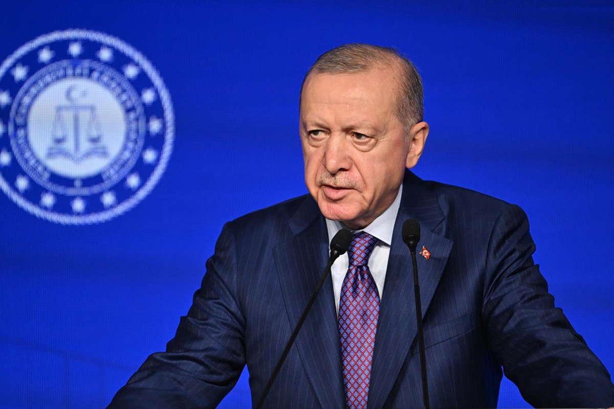 Cumhurbaşkanı Erdoğan'dan dünyaya sert mesaj: Türkiye gerekirse sıkıntı çeker ama sırtını dönmez