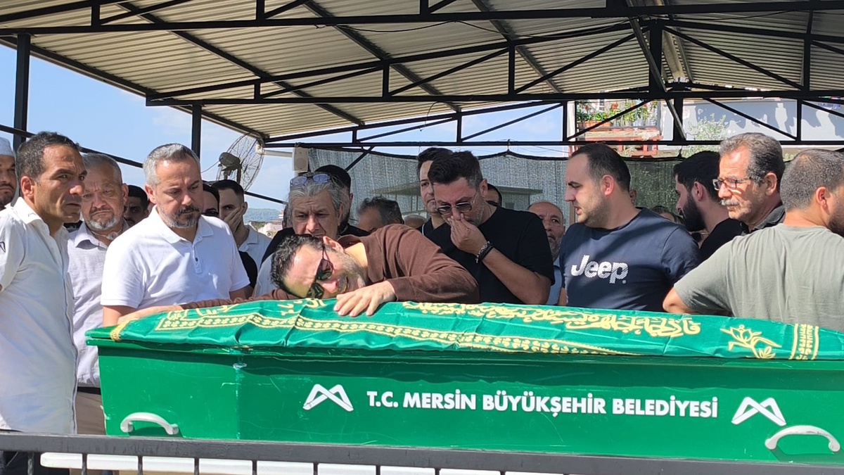 İddiaya göre 14'üncü kattan düşen Atilla Taş'ın kızı Mersin'de toprağa verildi