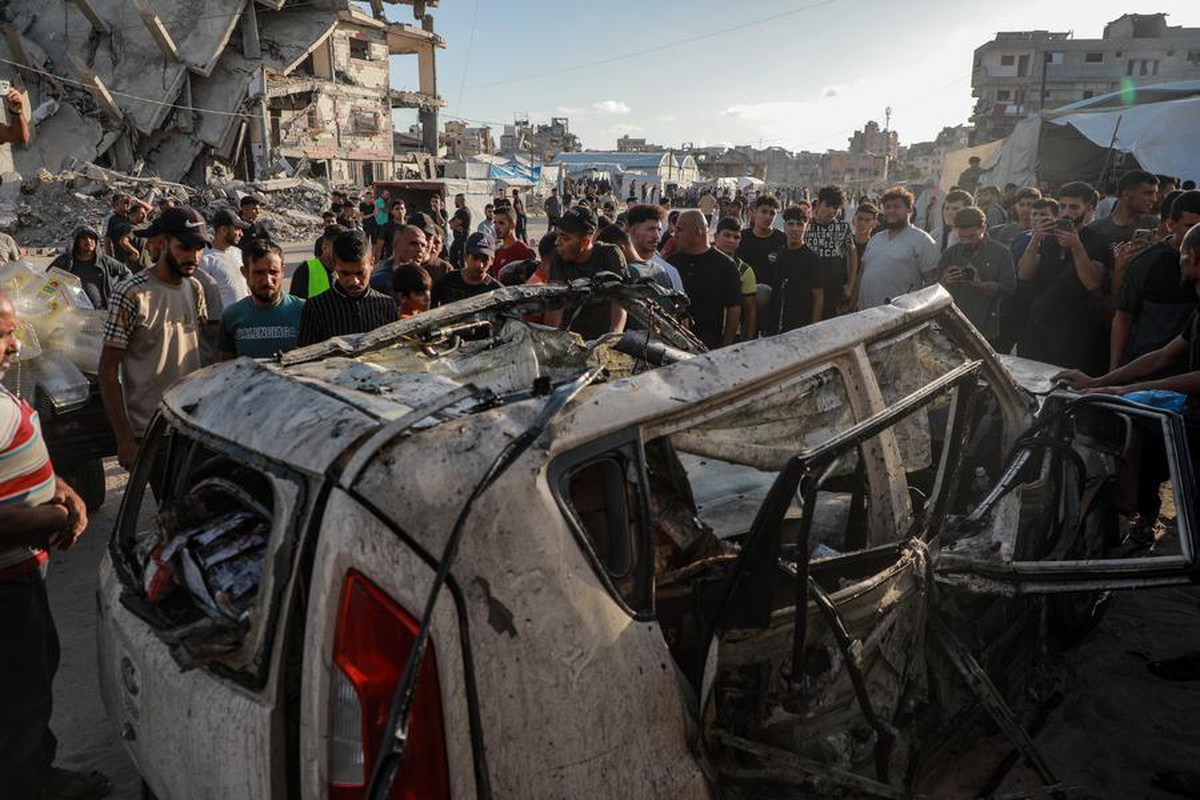 İsrail, Gazze'nin batısında sivil aracı İHA ile vurdu, 2 Filistinli öldü