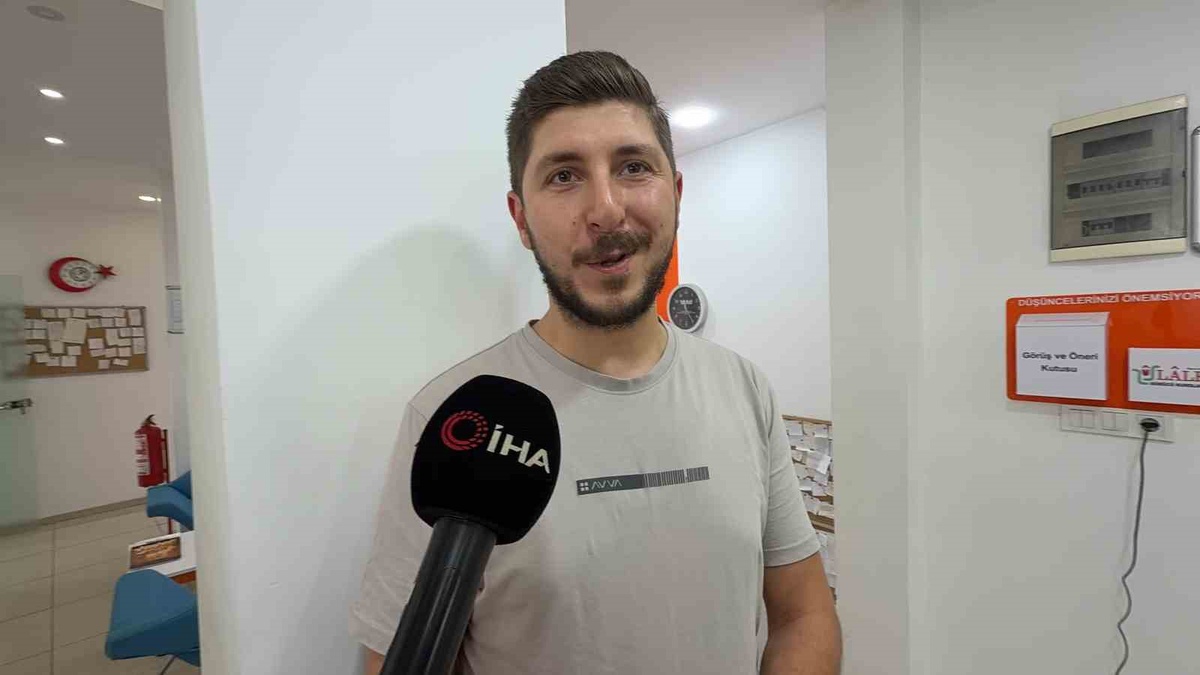 İstanbul taksicisi, 11 bin lira gönderen müşterisini bulup 9 bin 900 lirayı iade etti