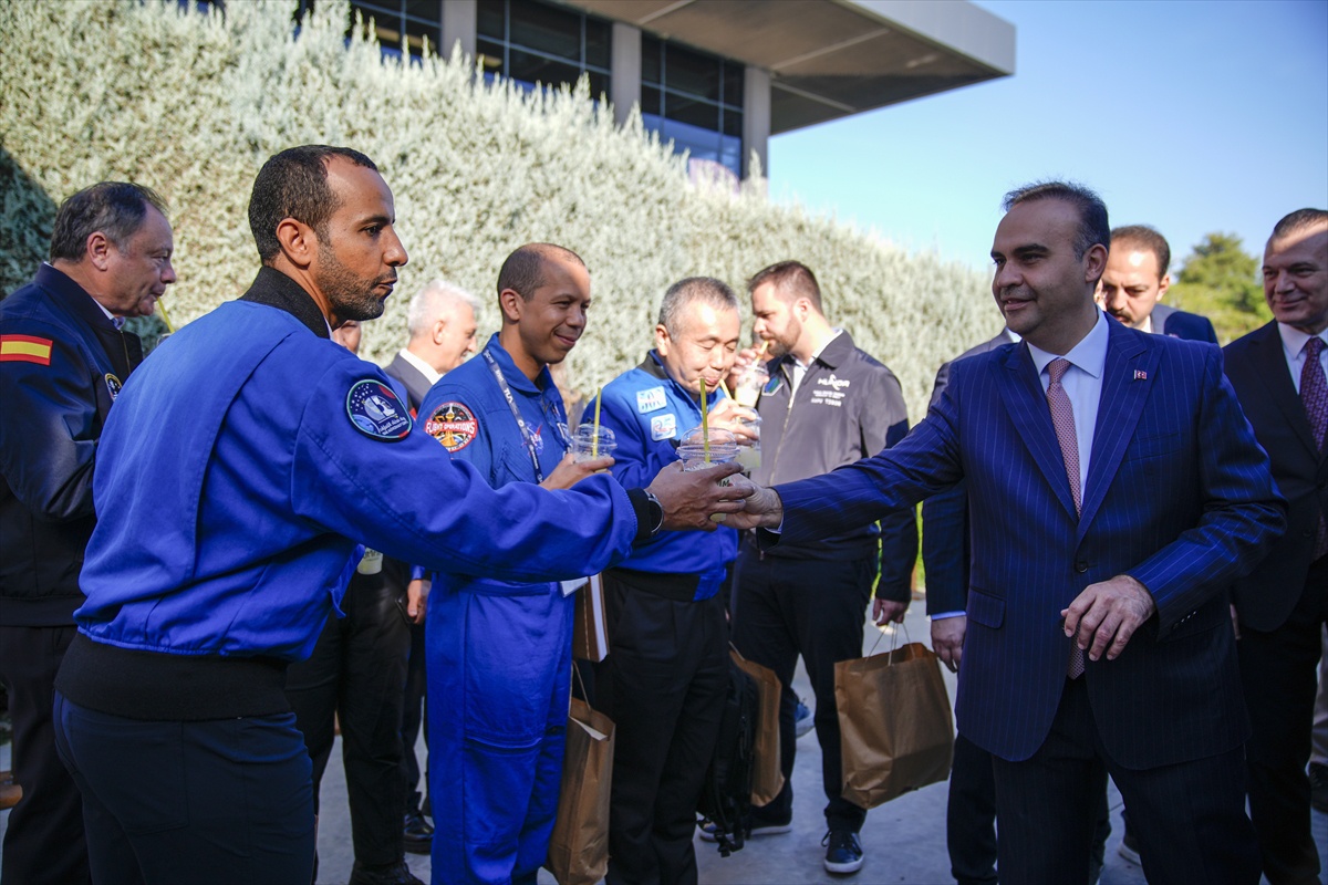 Kacır, Antalya'da IAC 2026'da 111 ülkeden 10 binden fazla katılımcı olduğunu söyledi