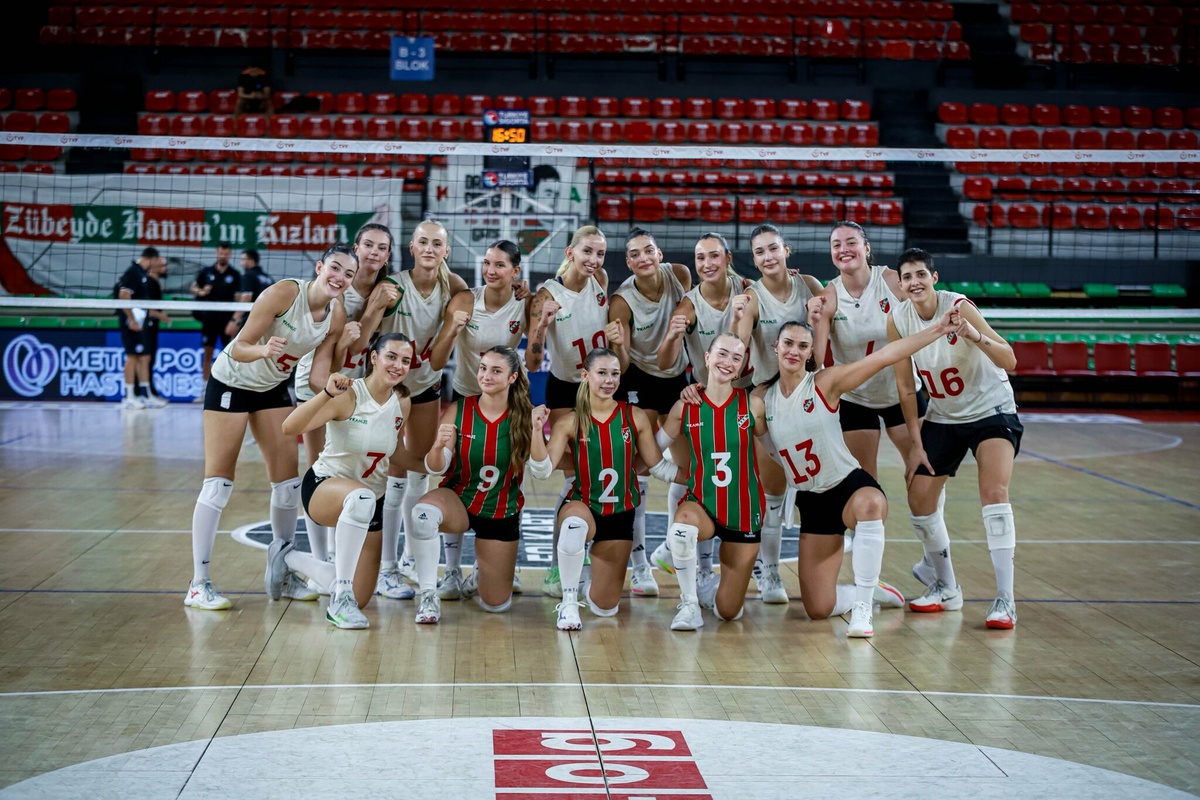 Kadınlar Voleybol 1. Ligi'nde Karşıyaka, Eczacıbaşı'nı 2'de 2 hedefiyle ağırlayacak