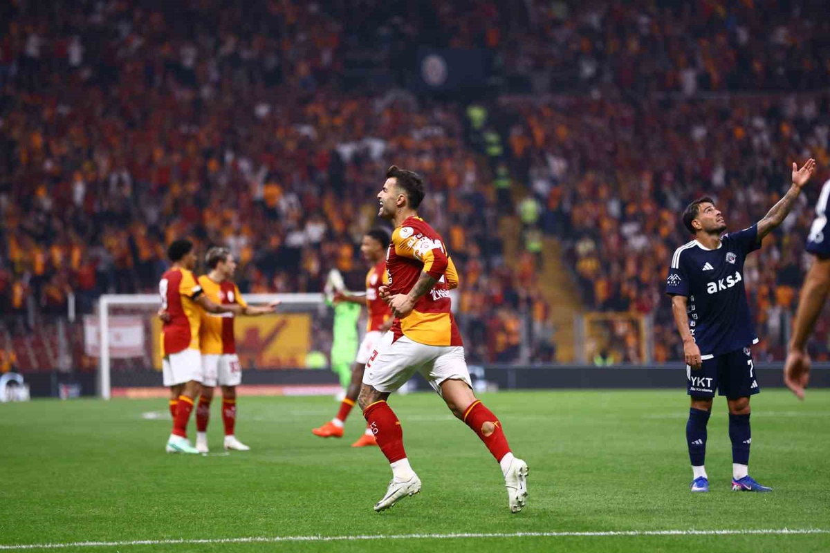 Kasımpaşa maçında Abdülkerim Bardakcı'nın kafa golü Galatasaray'ı 1-0 öne geçirdi