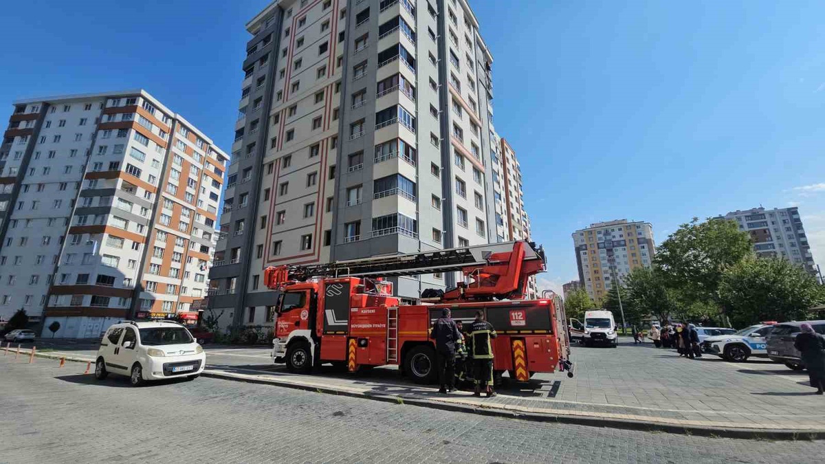 Kayseri Melikgazi'de apartmanın 2. katındaki yangında bir kişi dumandan etkilendi